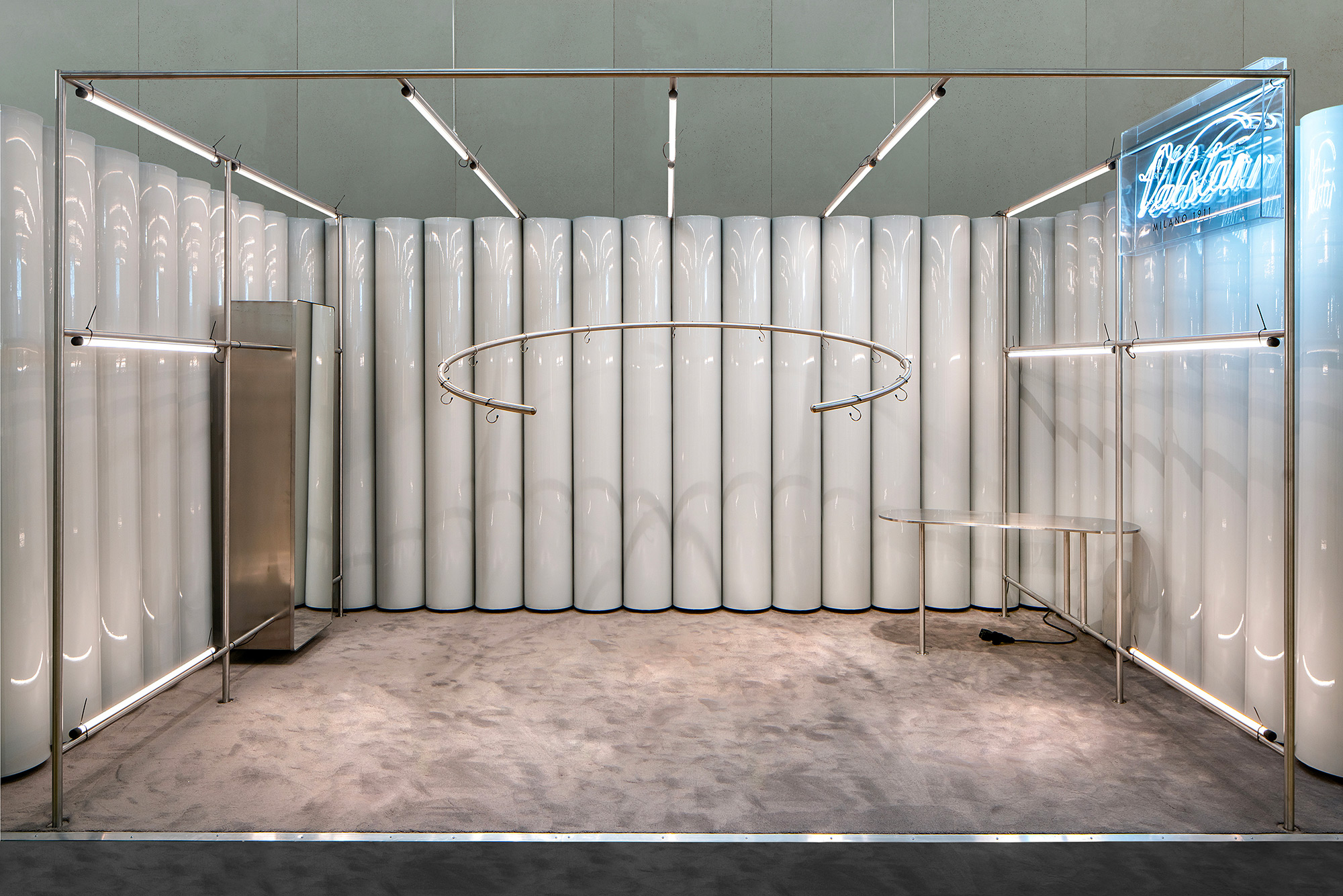 Valstar installation mirror milan interior studioboom architetti