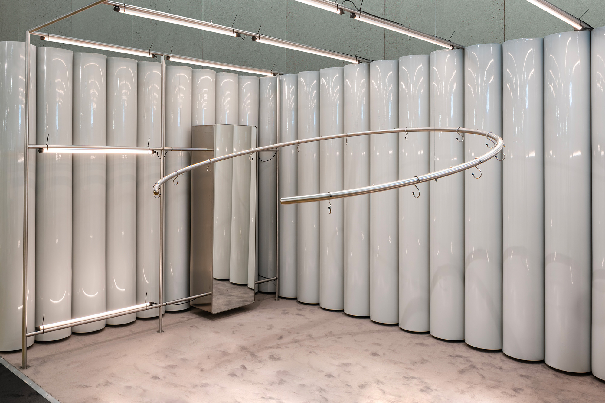 Valstar installation mirror milan interior studioboom architetti