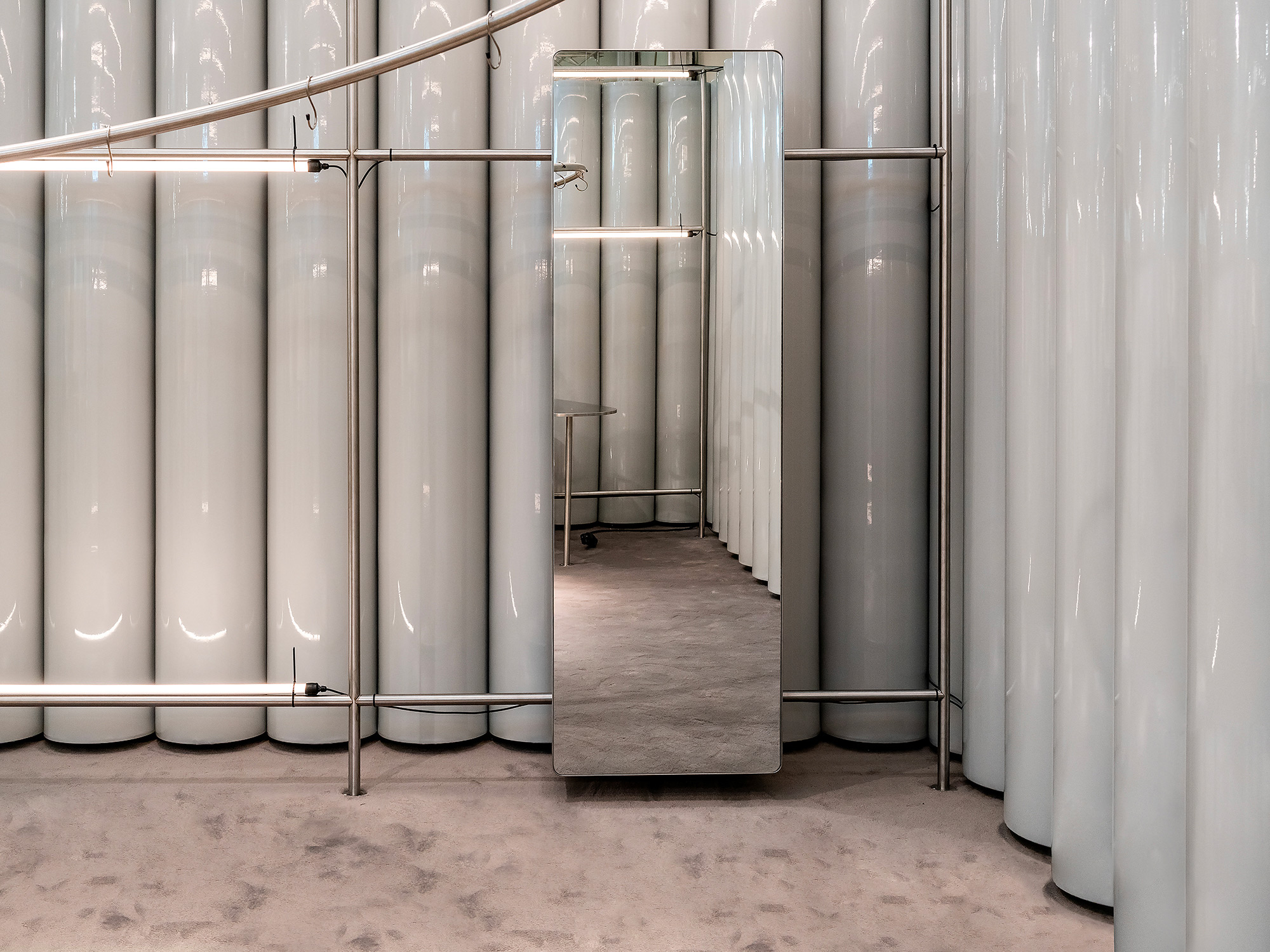 Valstar installation mirror milan interior studioboom architetti