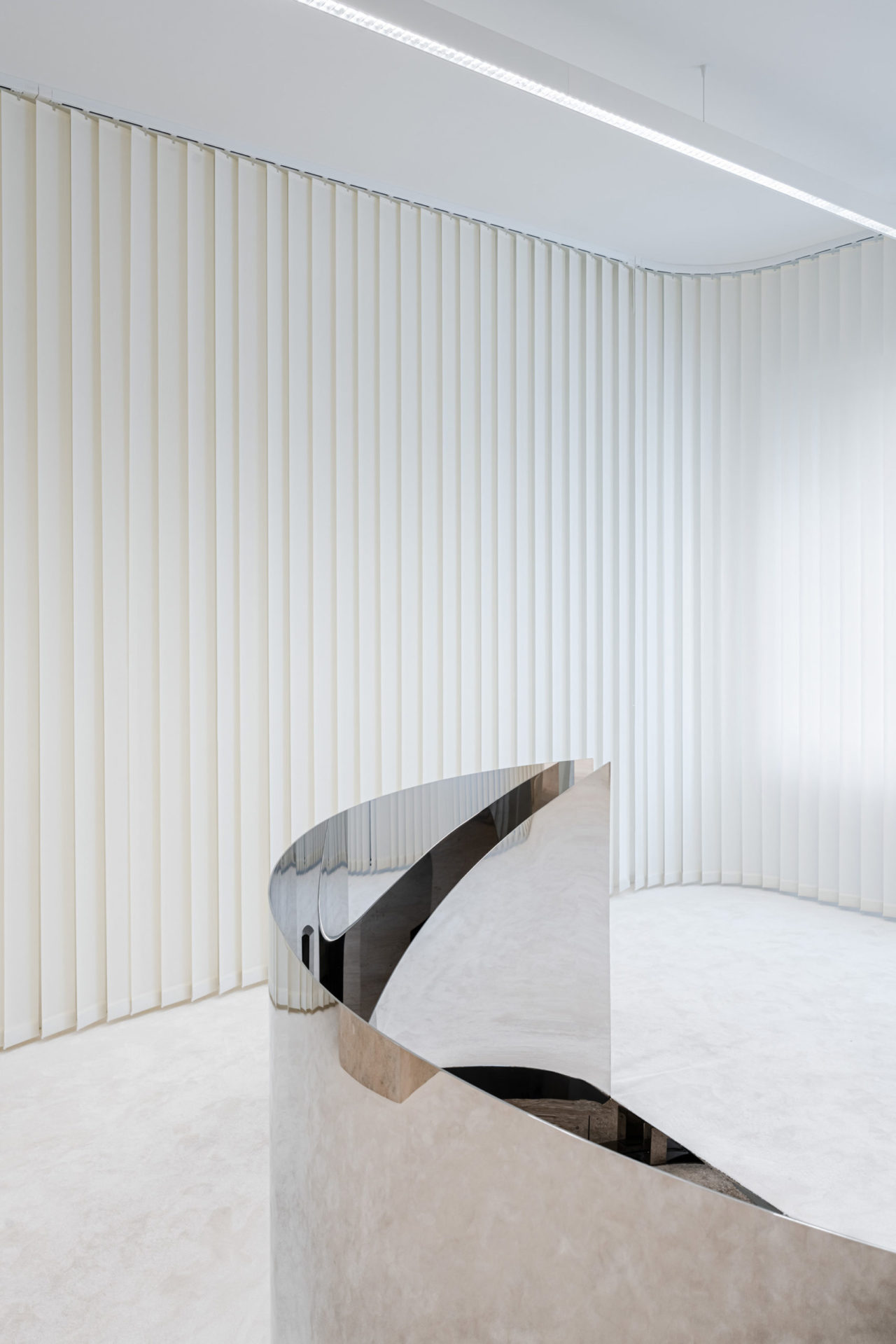 Amina muaddi showroom milan hall studioboom architetti