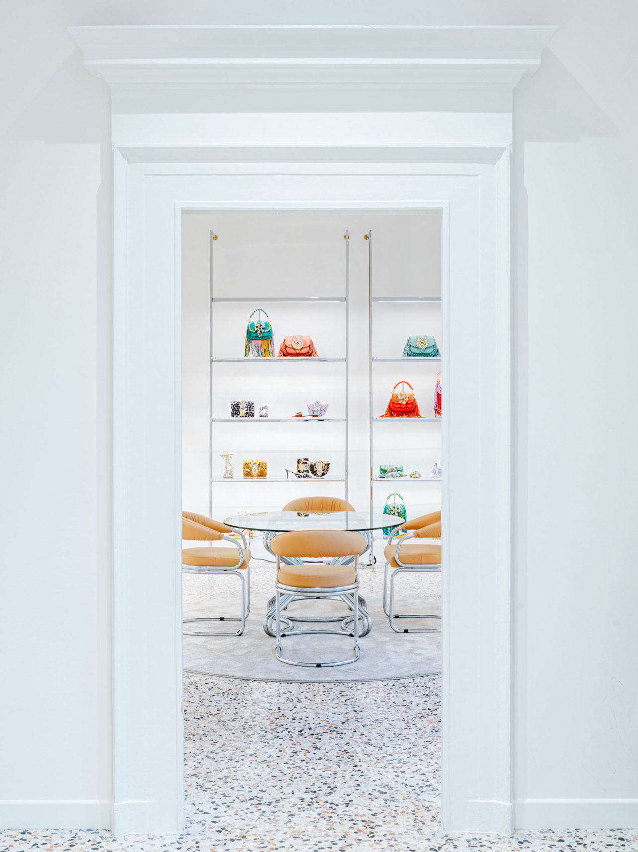 Gedebe showroom milan display detail studioboom architetti